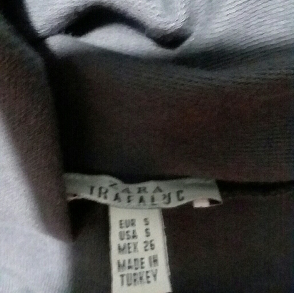 Zara - Picture 2 of 4
